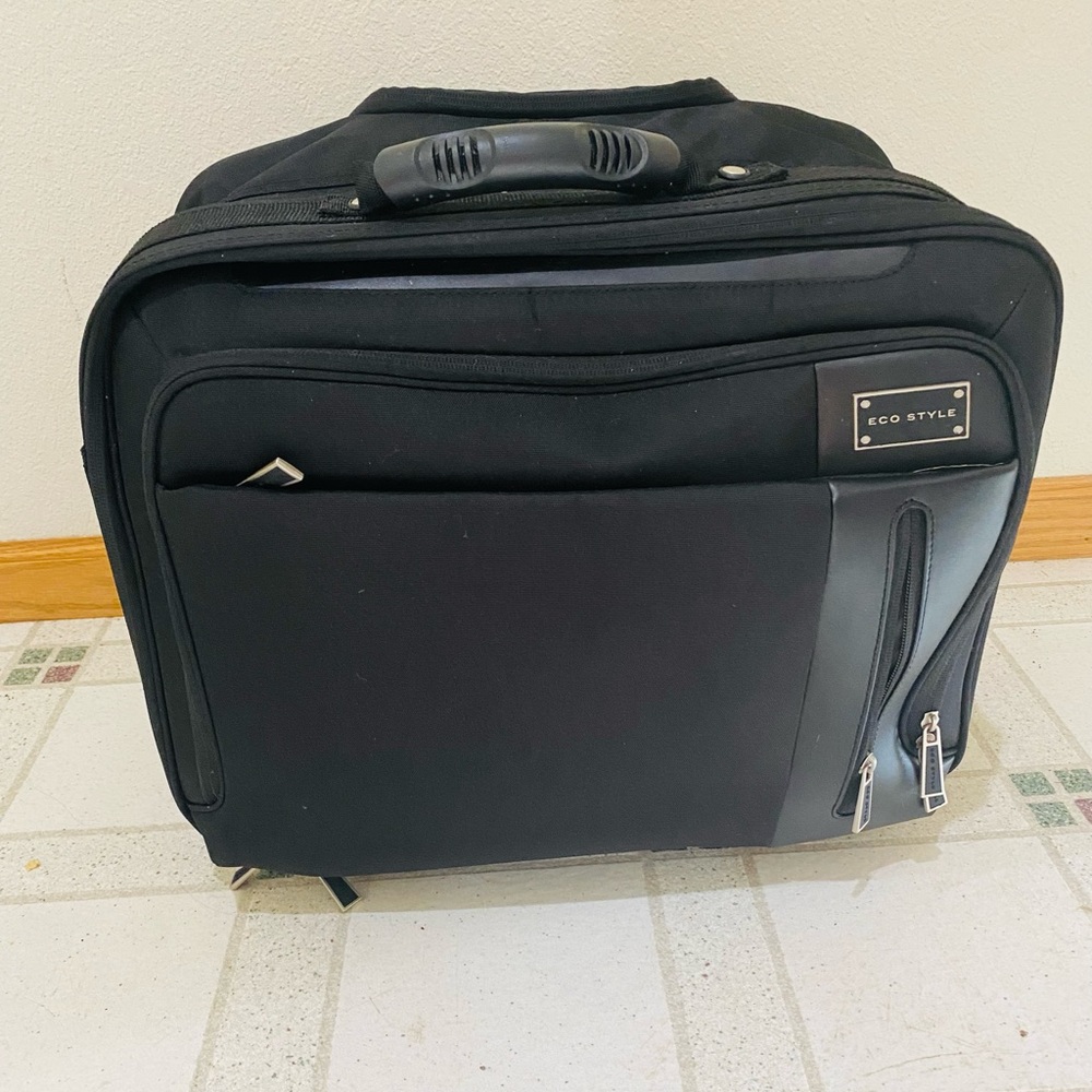 Laptop travel bag with wheels
